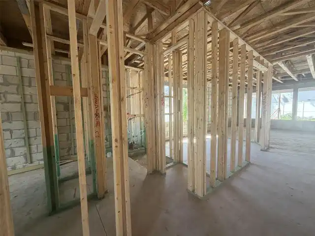 Listing Photo 10