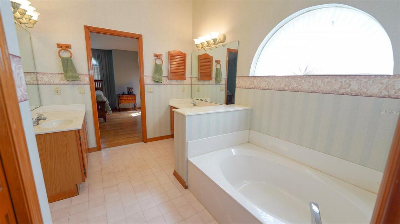 Listing Photo 15
