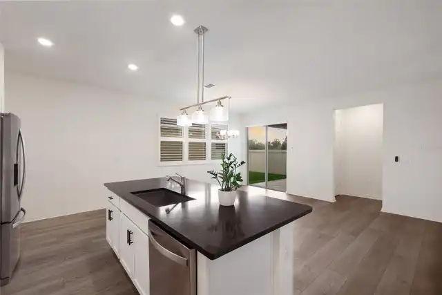 Listing Photo 12