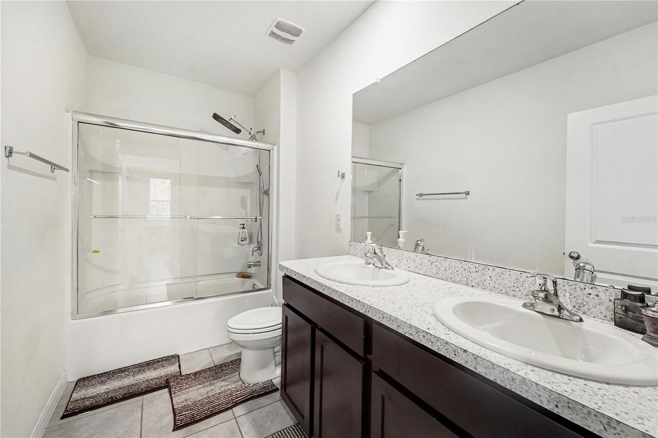 Listing Photo 11