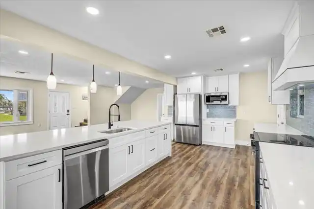Listing Photo 18