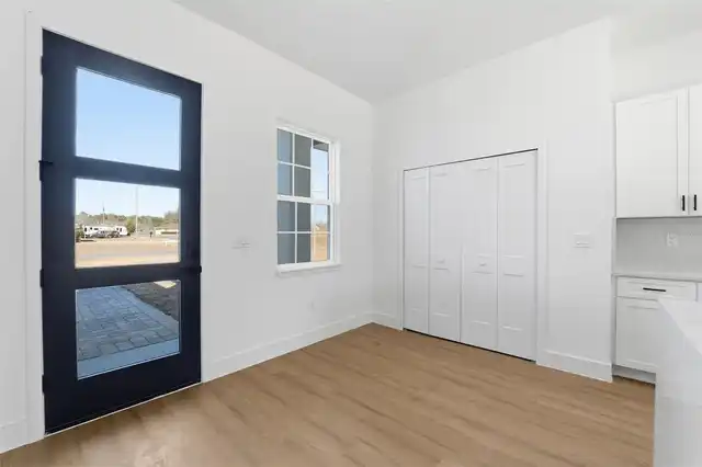 Listing Photo 7