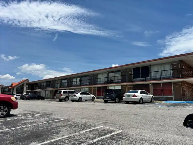 Listing Photo 8