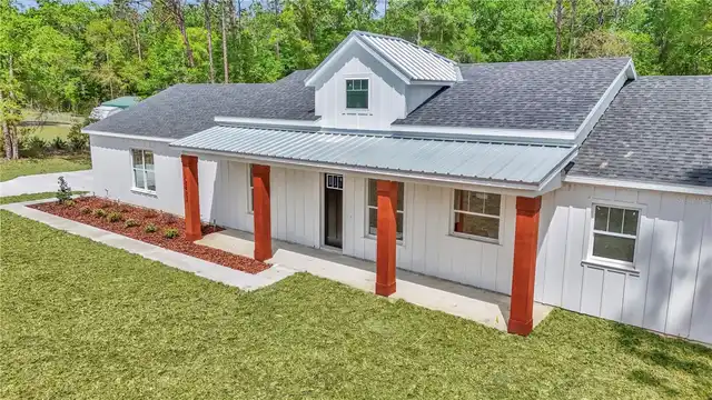 Listing Photo 11