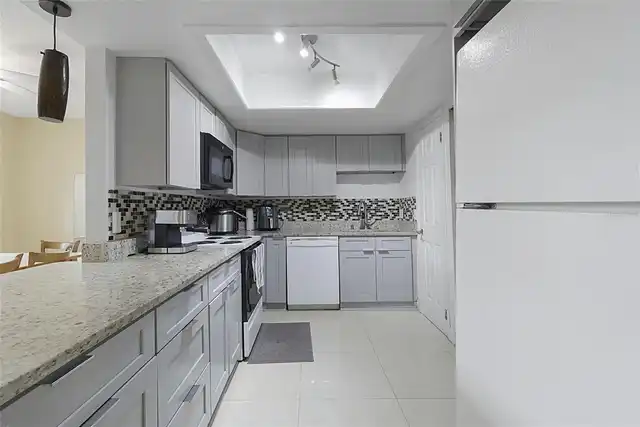Listing Photo 6