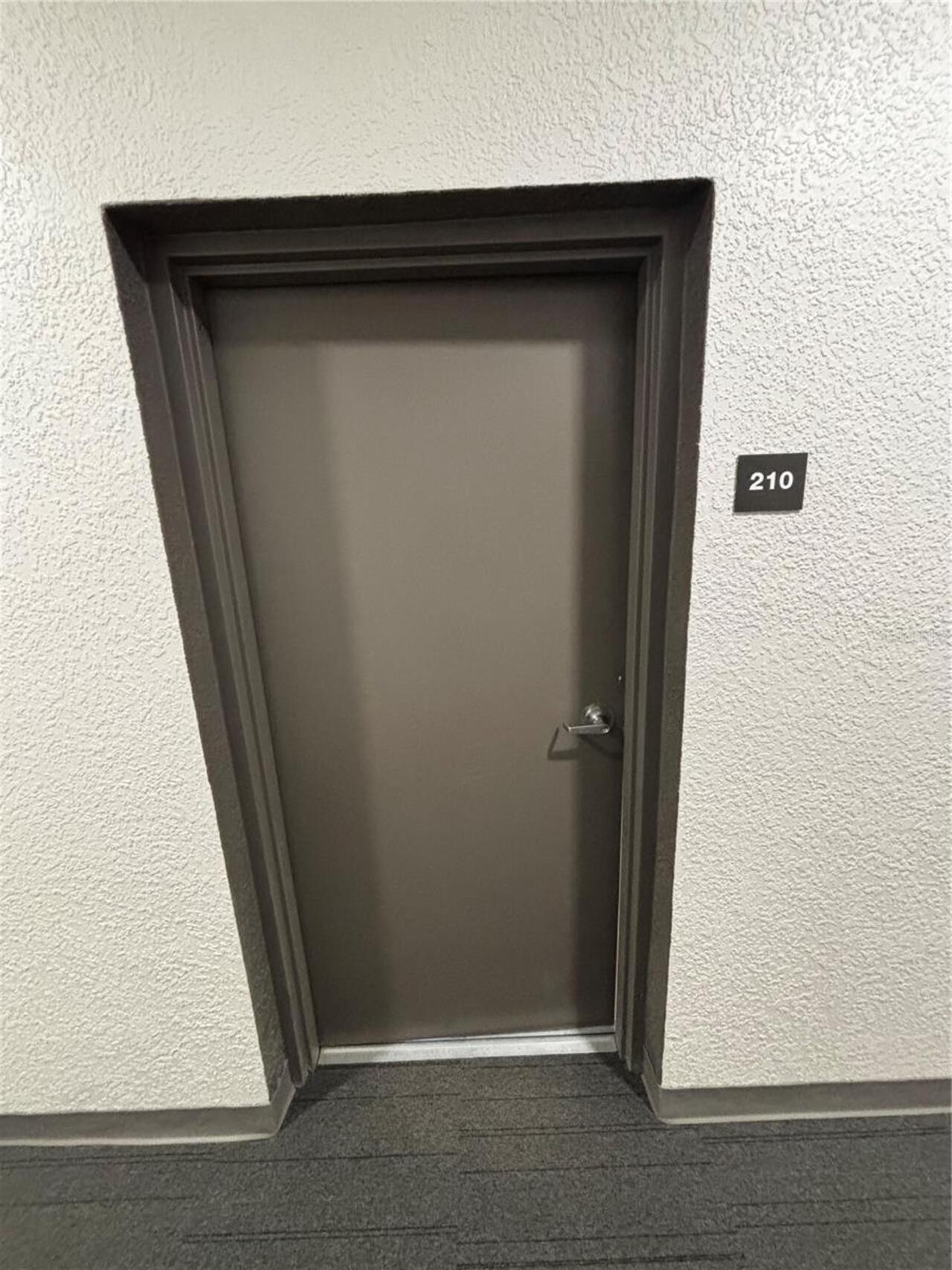 Listing Photo 12