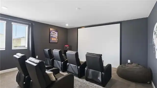 Listing Photo 12