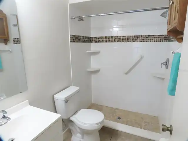 Listing Photo 12