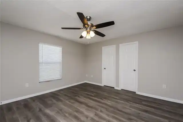 Listing Photo 8