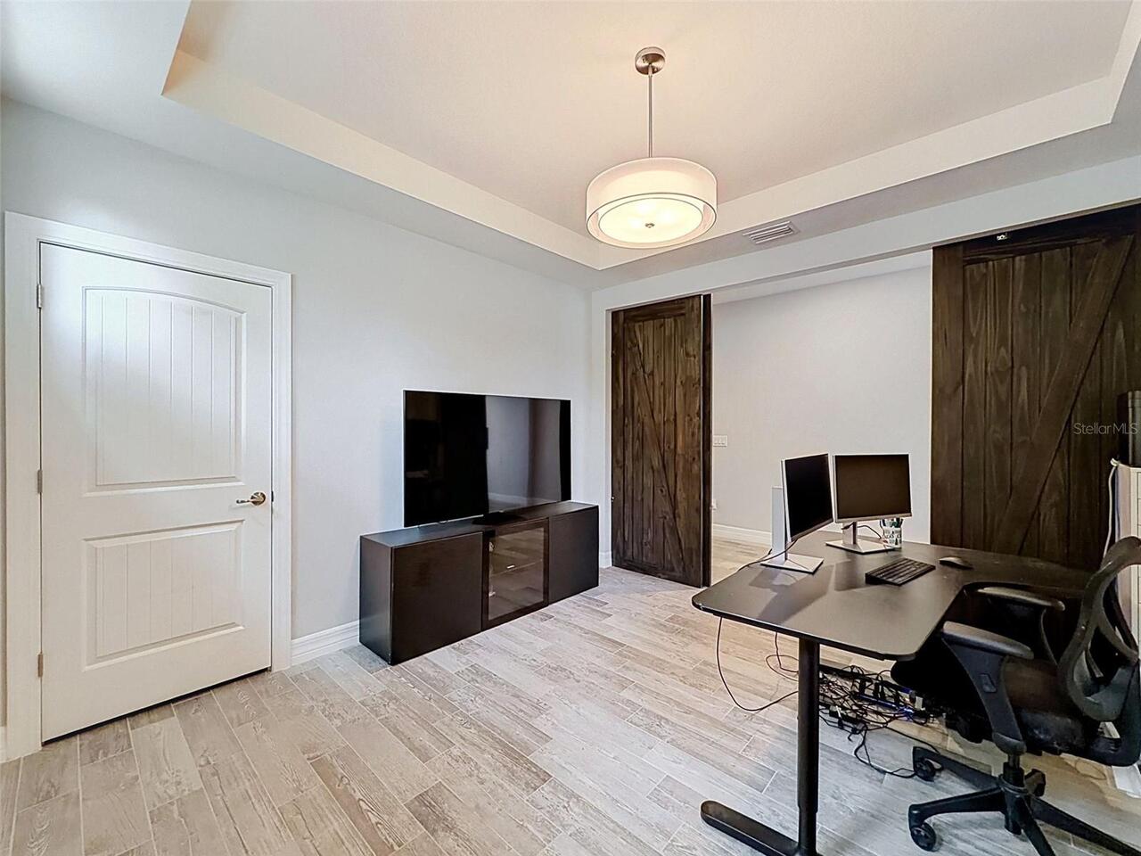 Listing Photo 10