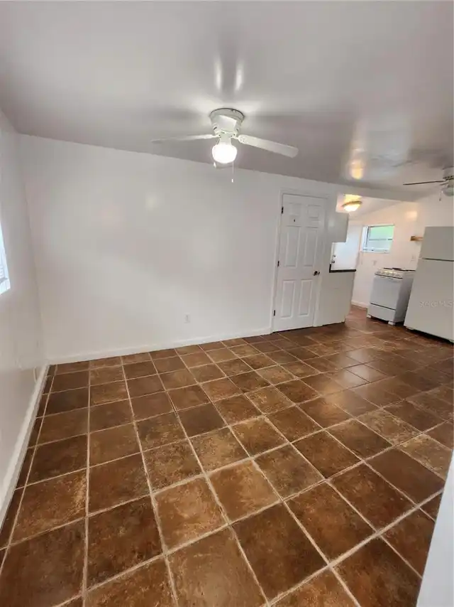 Listing Photo 10