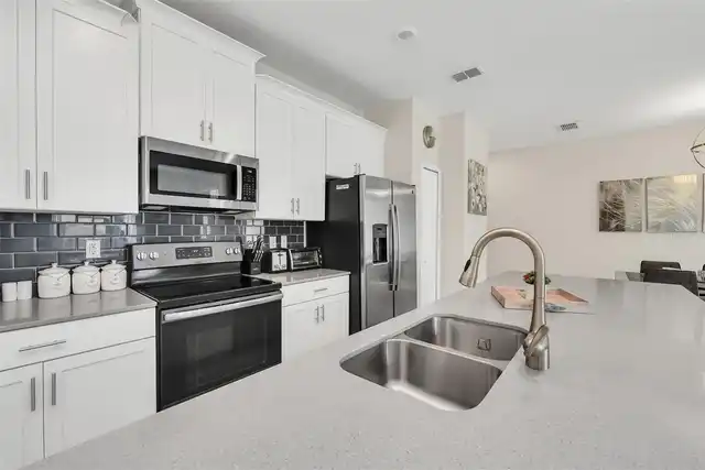 Listing Photo 14
