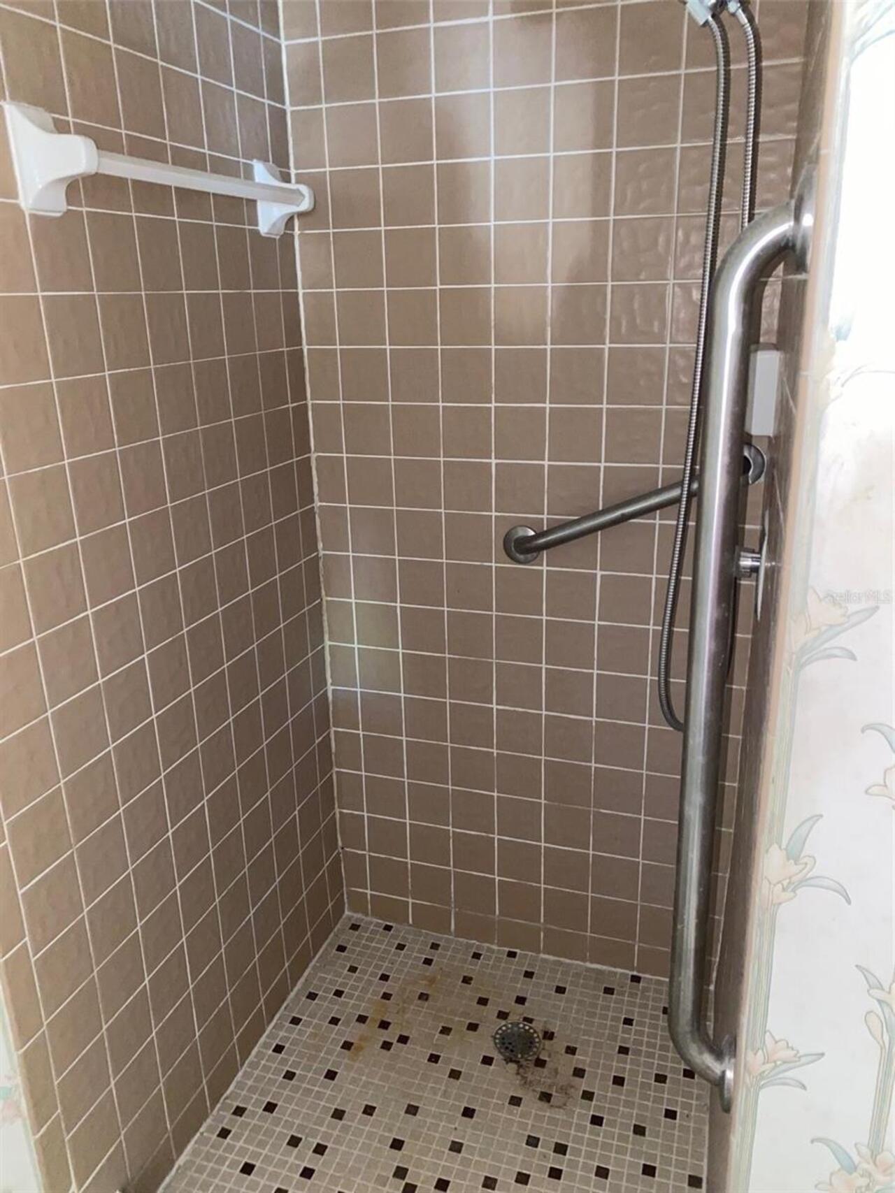Listing Photo 11