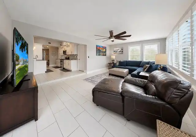 Listing Photo 11