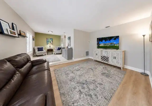 Listing Photo 28