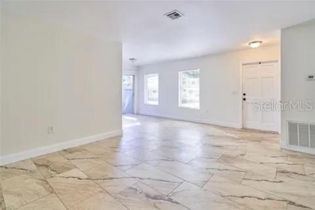 Listing Photo 9