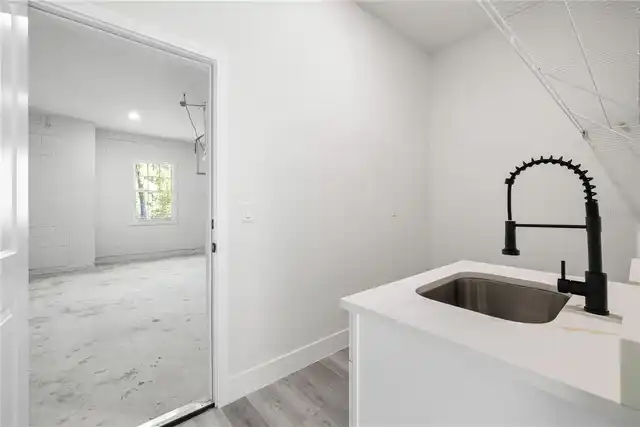 Listing Photo 38