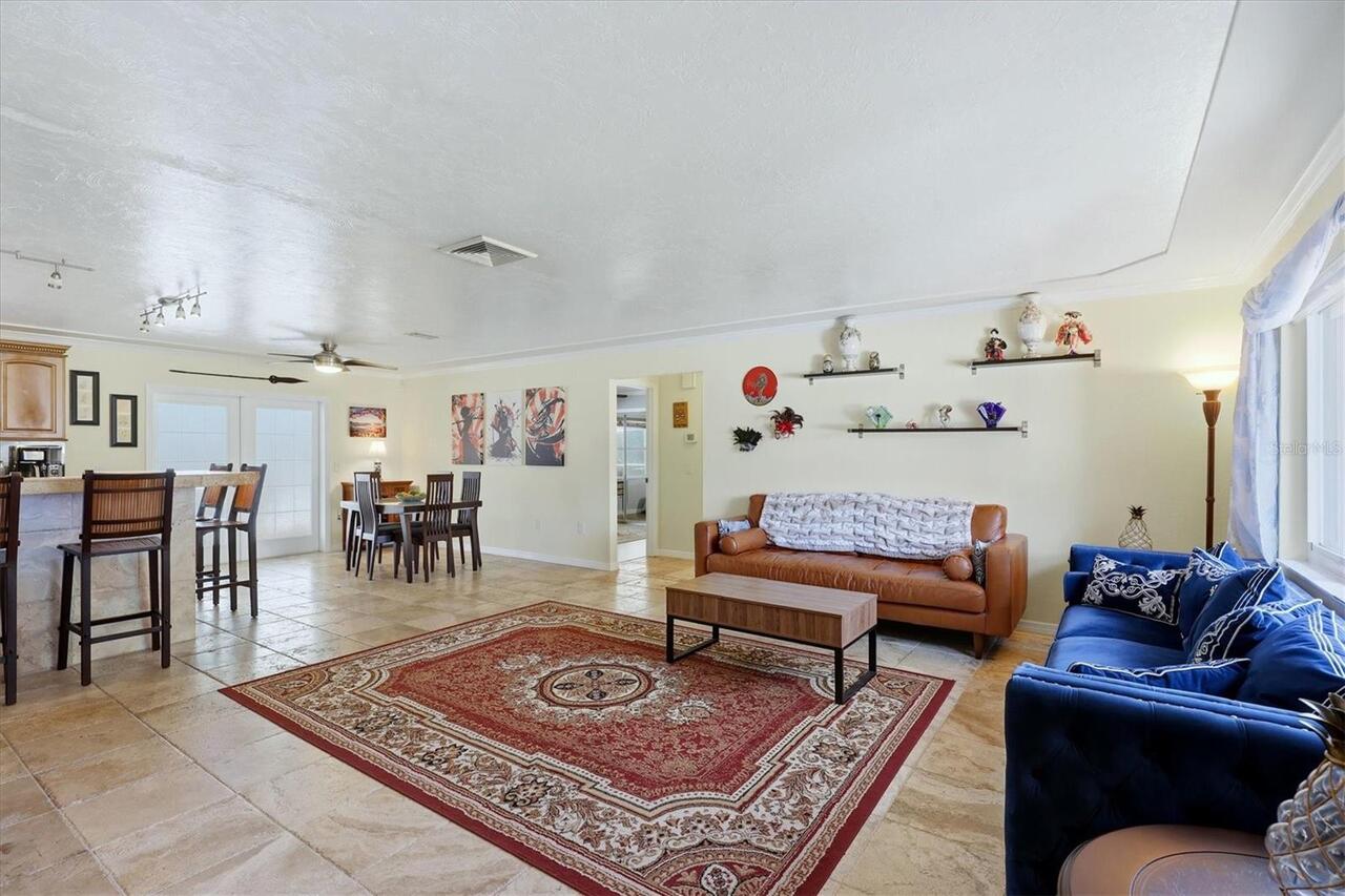 Listing Photo 8