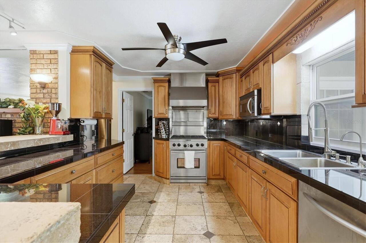 Listing Photo 14