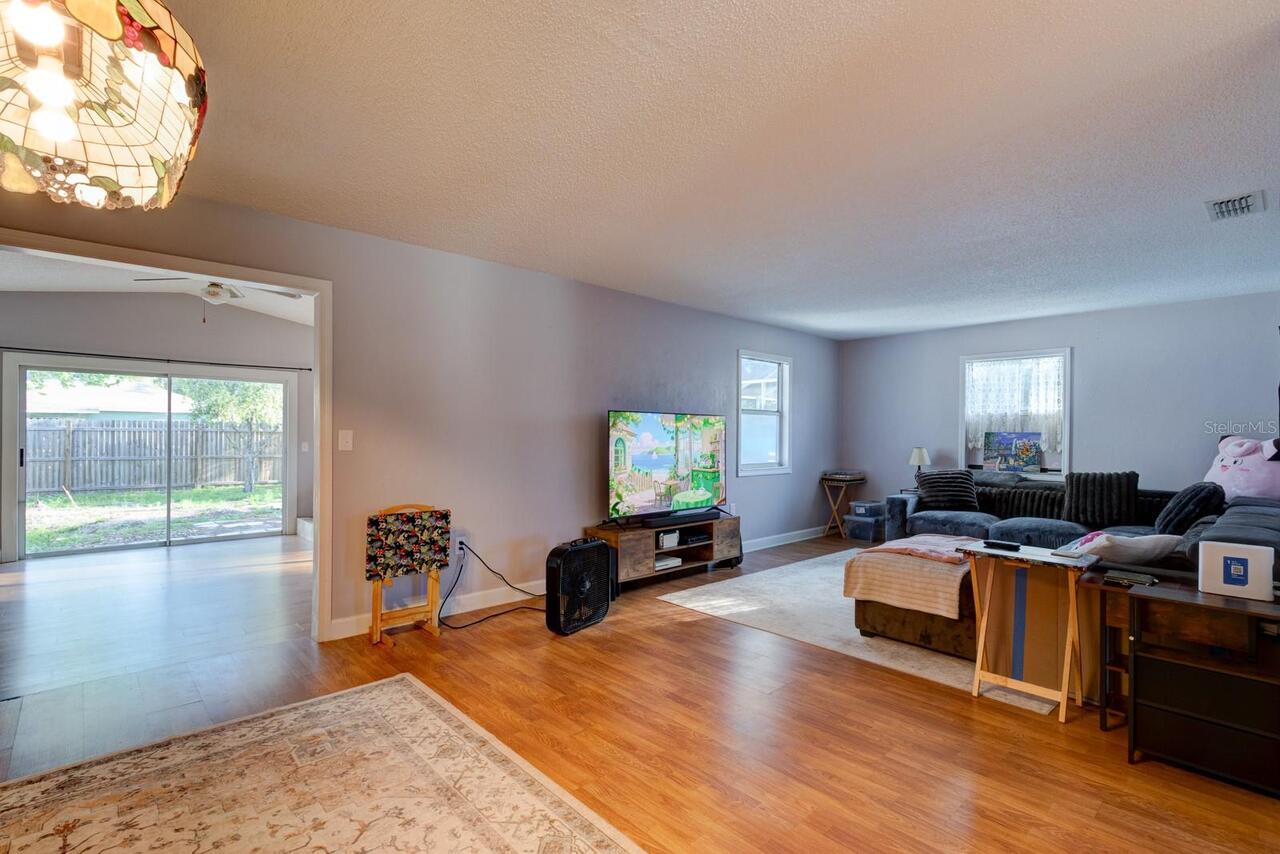 Listing Photo 9