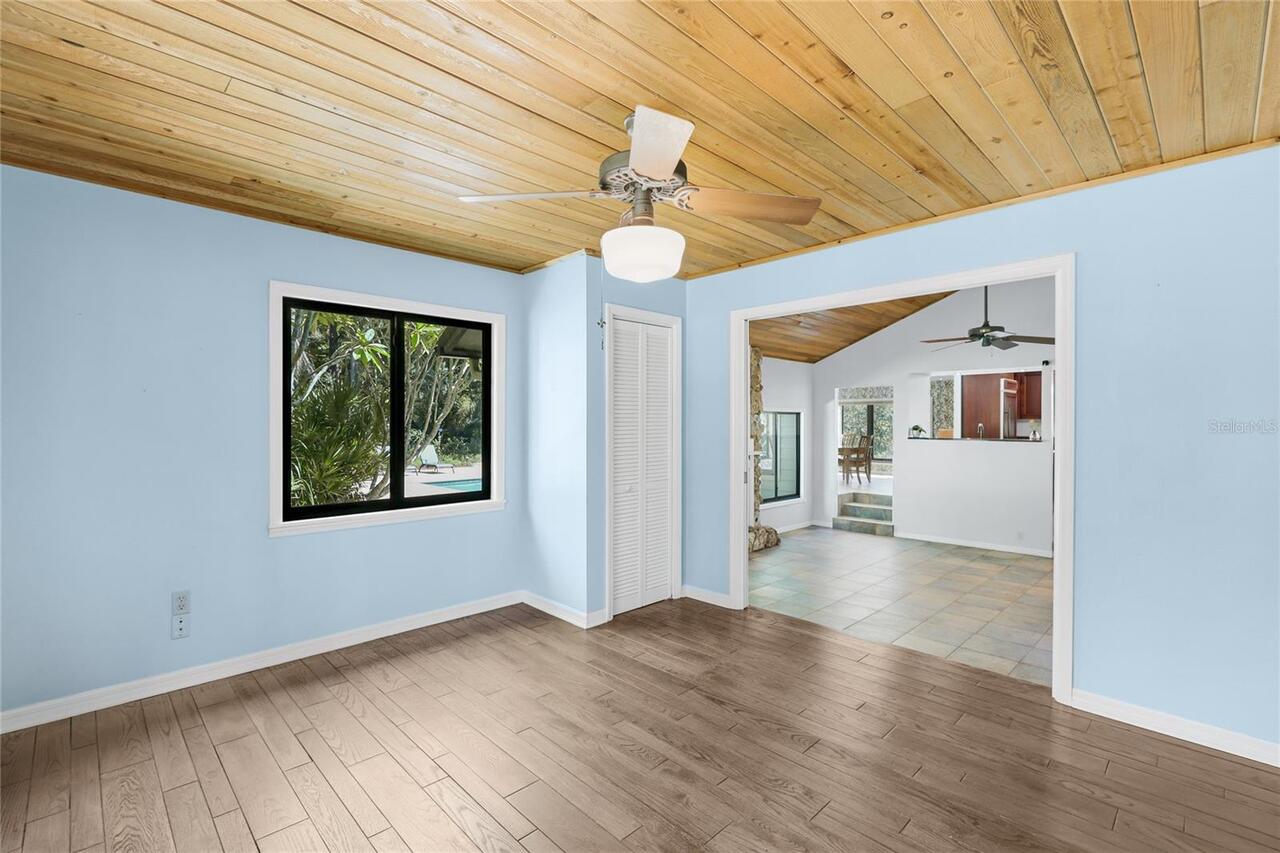 Listing Photo 32
