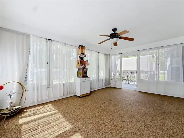 Listing Photo 9