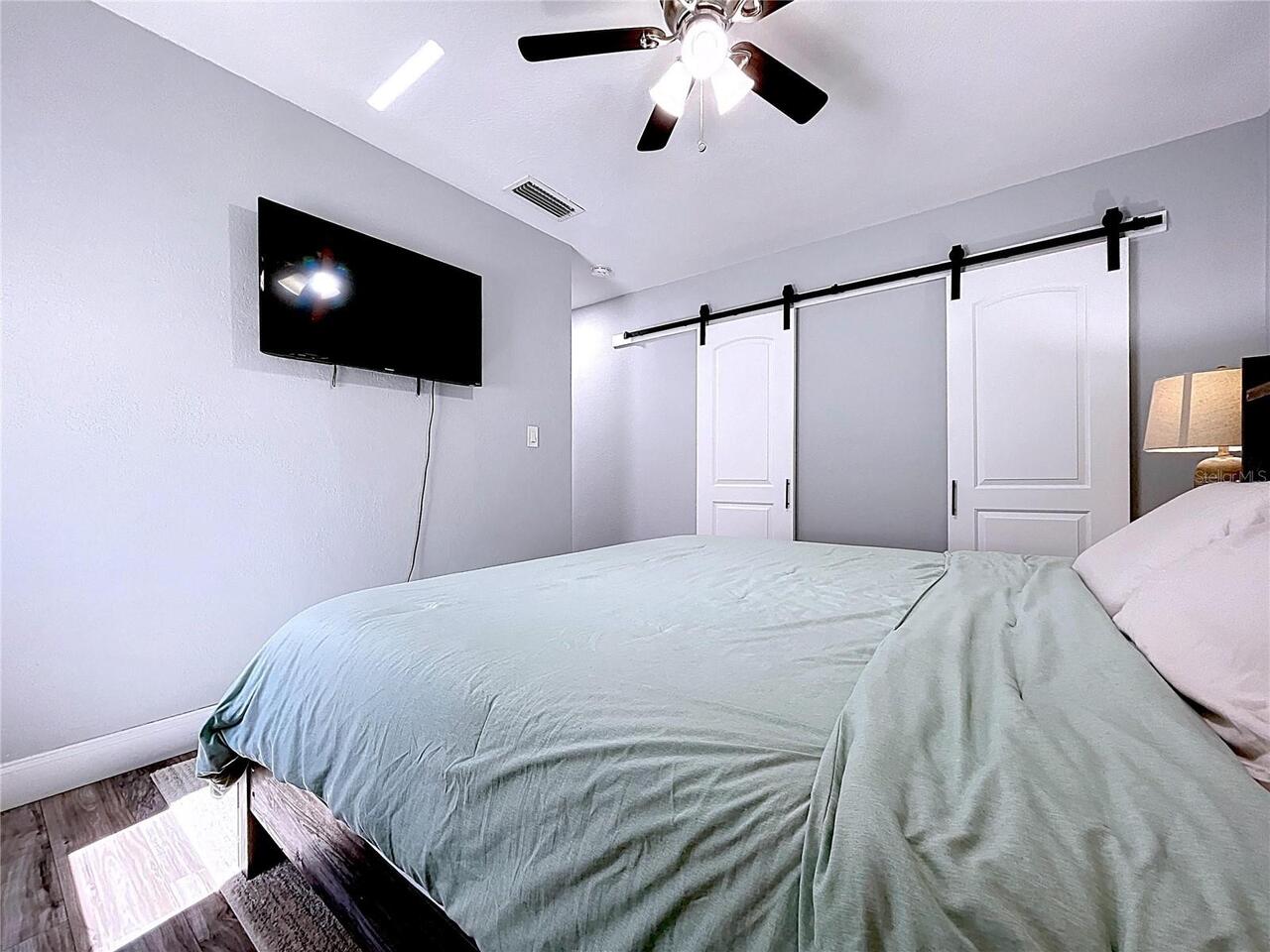 Listing Photo 12