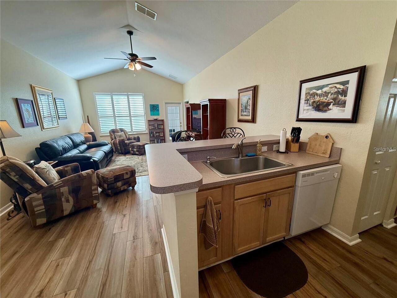 Listing Photo 8
