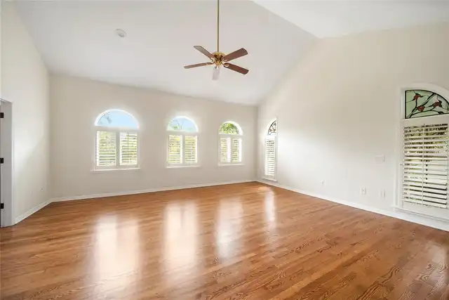 Listing Photo 23