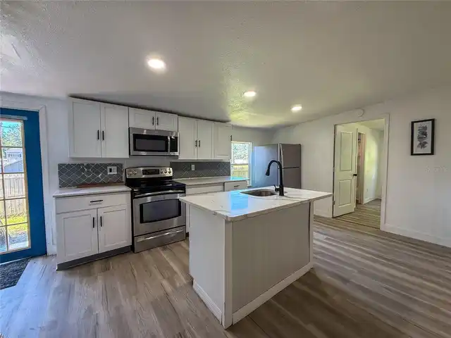 Listing Photo 6