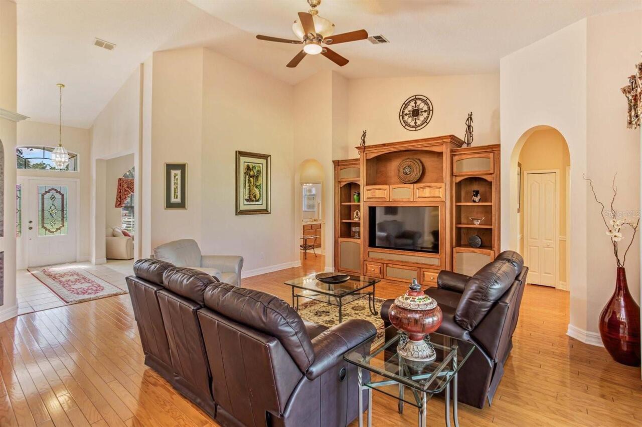 Listing Photo 9