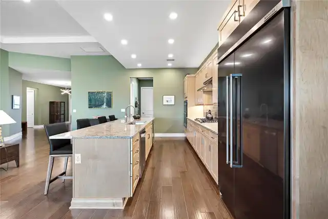Listing Photo 18