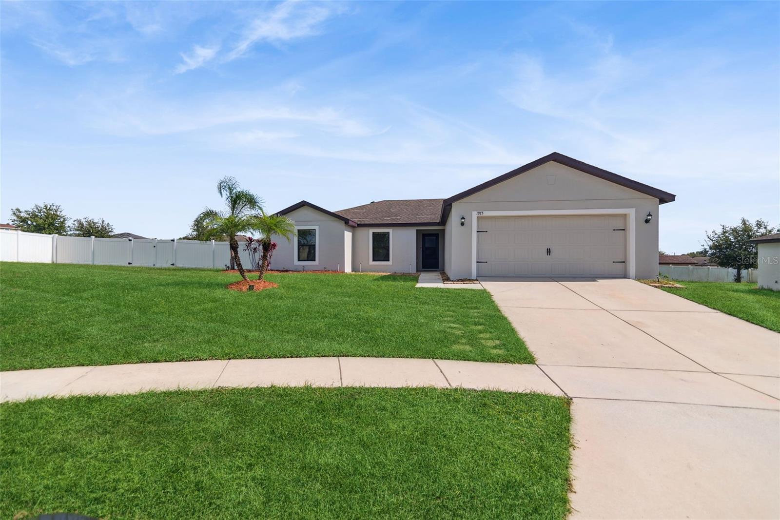 Mascotte Real Estate