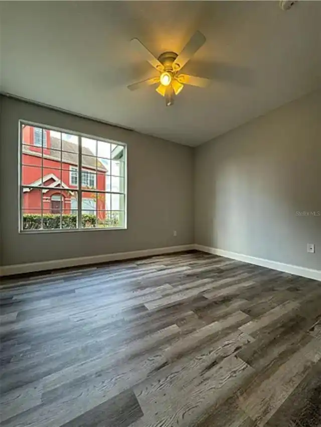 Listing Photo 16