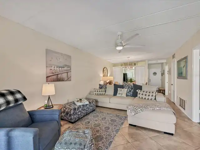 Listing Photo 10