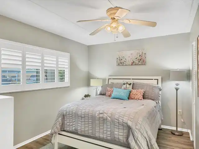Listing Photo 17