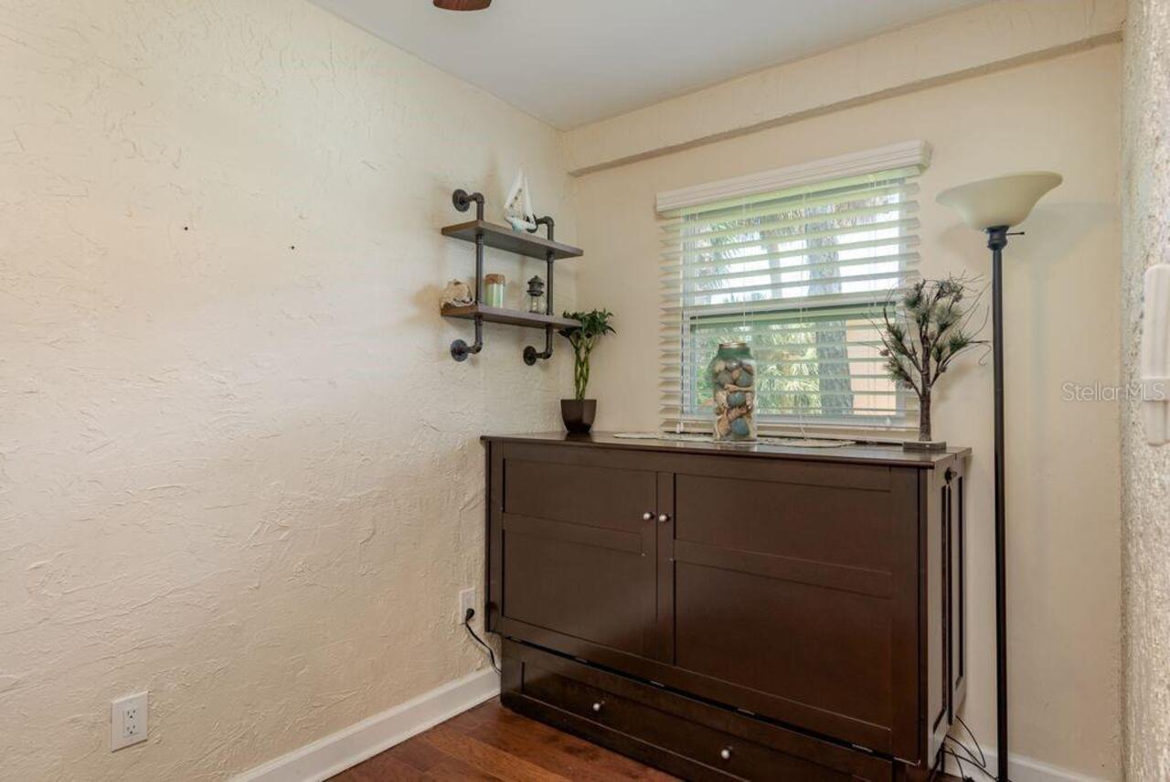 Listing Photo 9