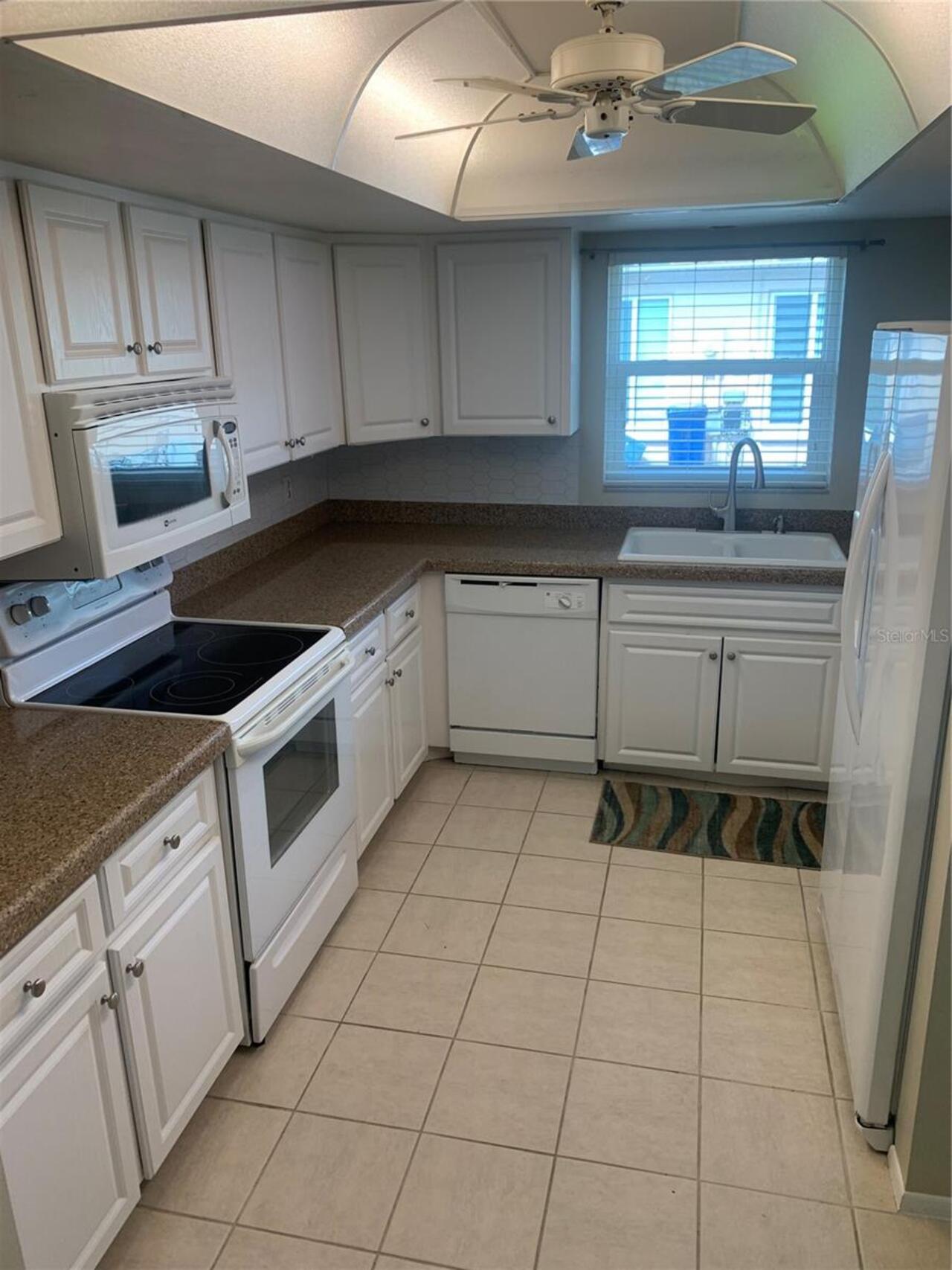Listing Photo 10