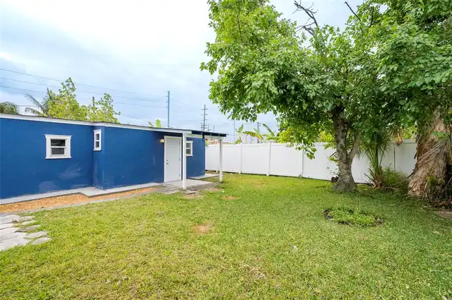 Listing Photo 17
