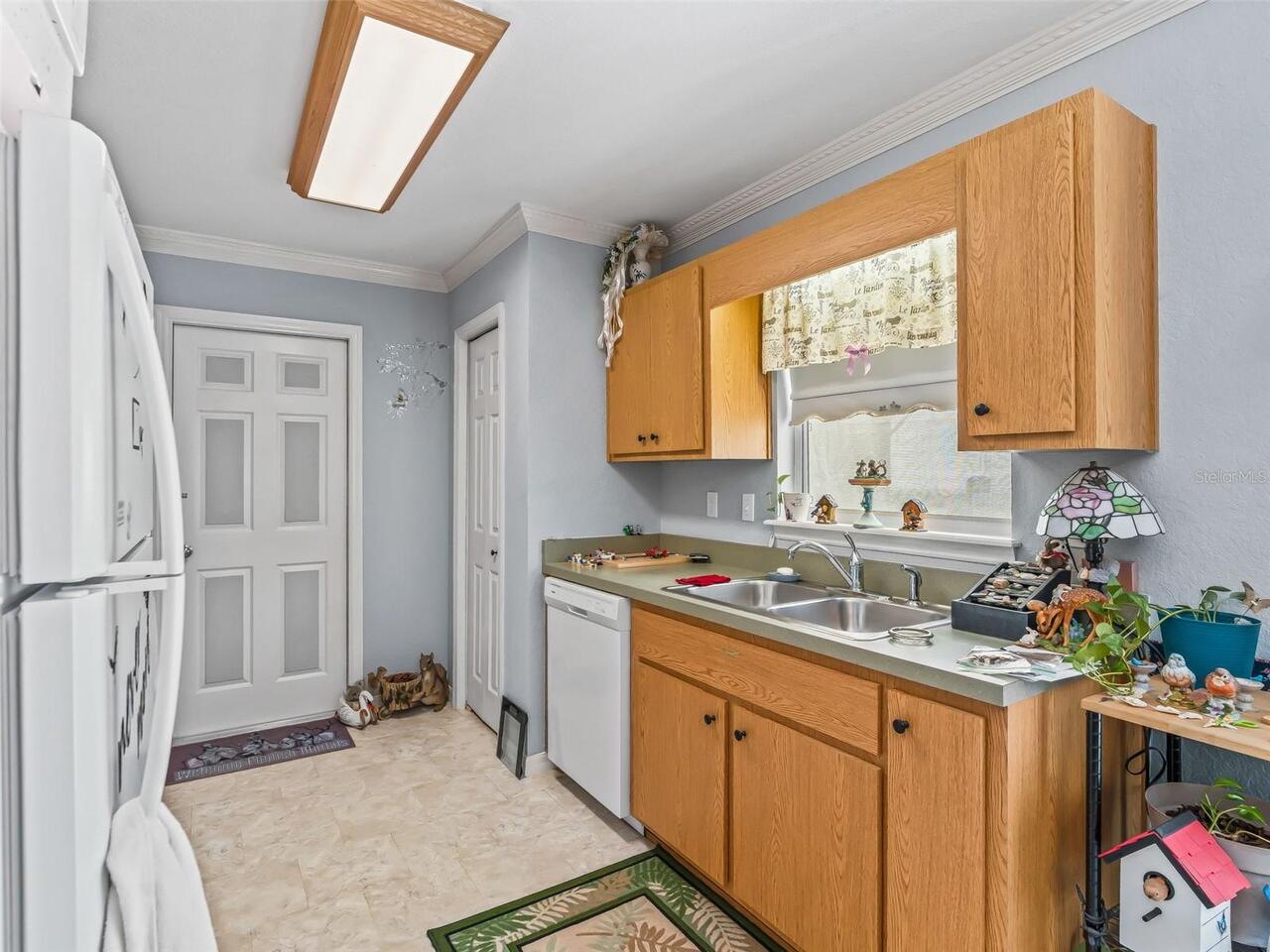 Listing Photo 11
