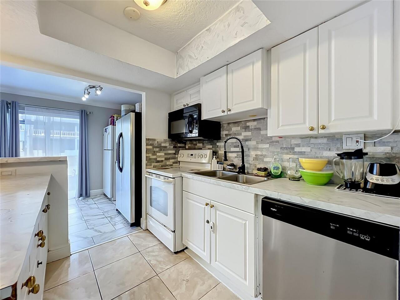 Listing Photo 14