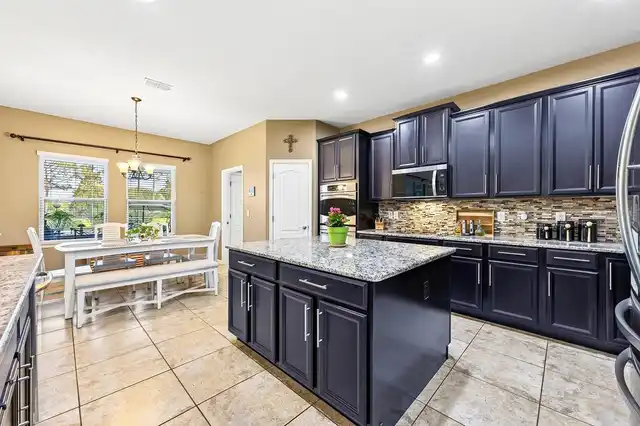 Listing Photo 11