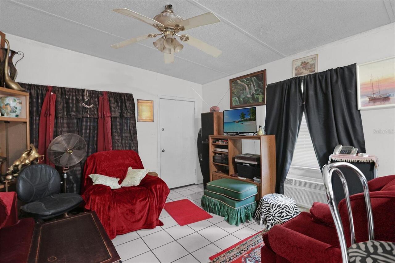 Listing Photo 8