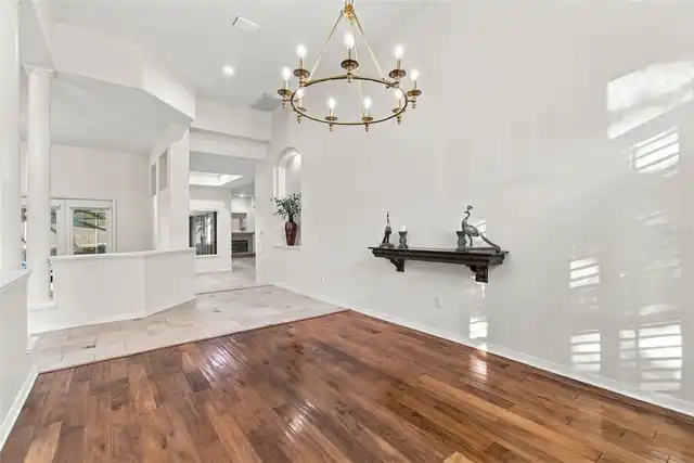 Listing Photo 12