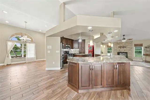 Listing Photo 13