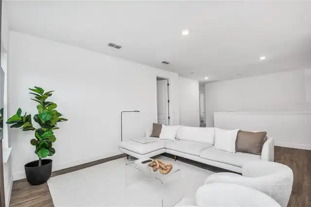 Listing Photo 29
