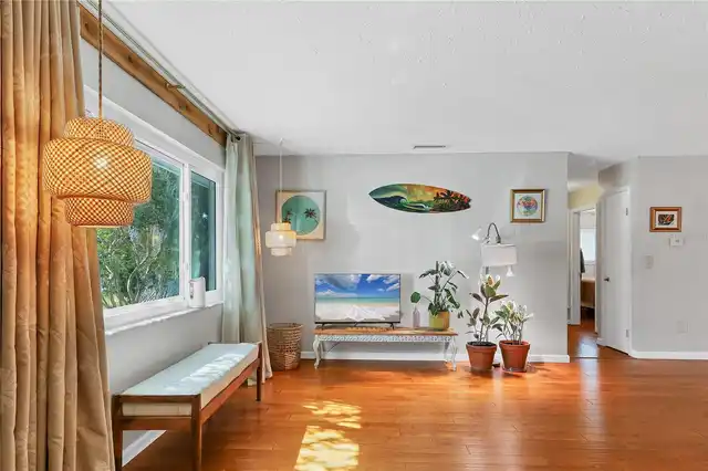 Listing Photo 7