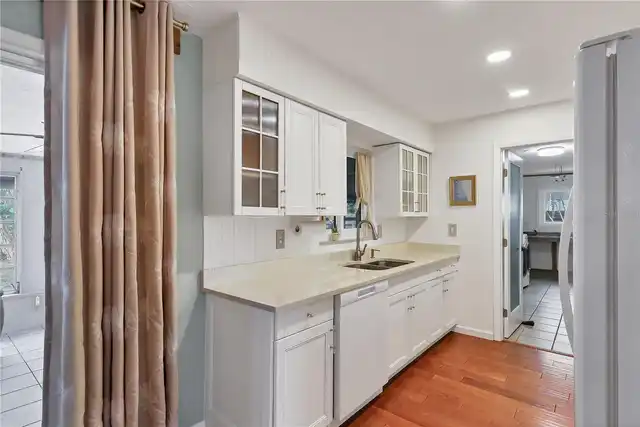 Listing Photo 8