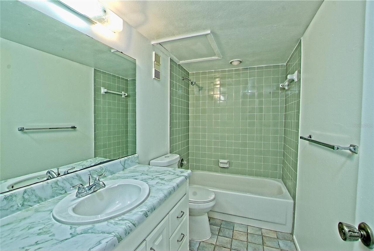 Listing Photo 16