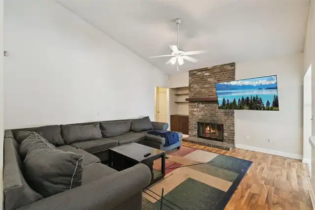 Listing Photo 7